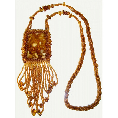 Плетеный, прямоугольный кулон из натурального янтаря и бисера 30018