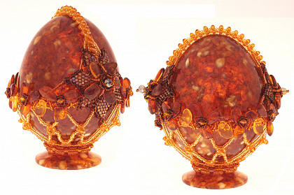 Яйцо пасхальное из янтаря 0755
