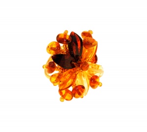 Кольцо в форме цветка из натурального янтаря и бисера