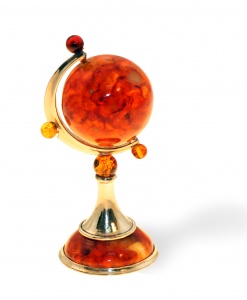 Сувенир "Глобус" из янтаря