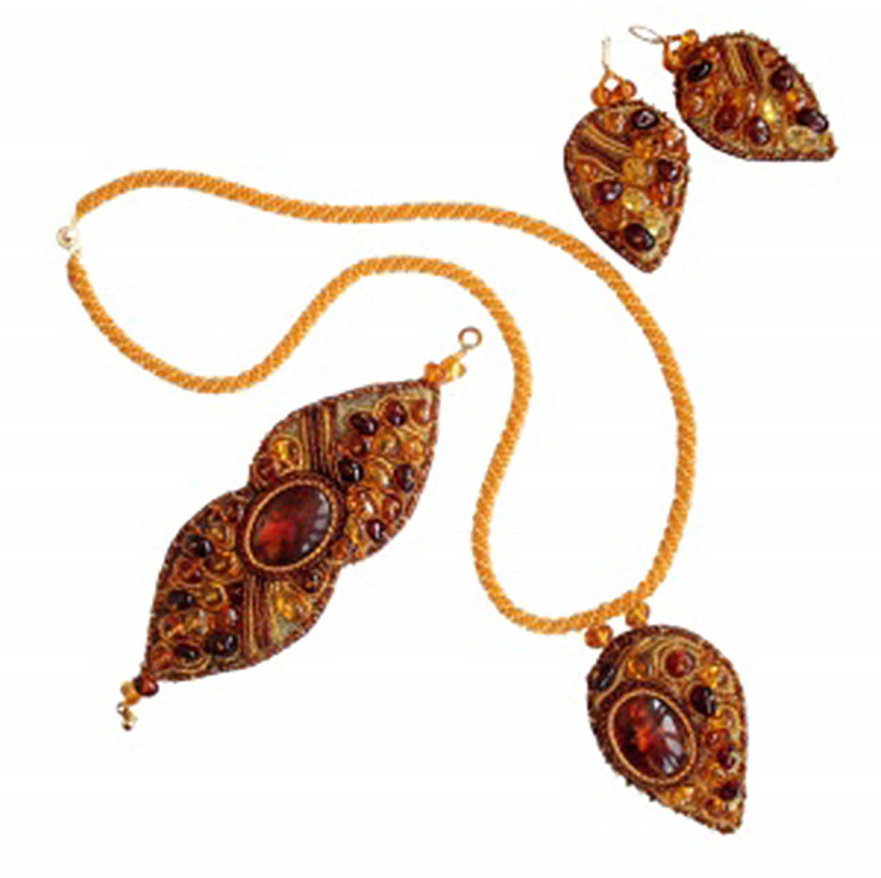 Необычный комплект из балтийского янтаря, бисера и натуральной кожи: кулон, браслет, серьги