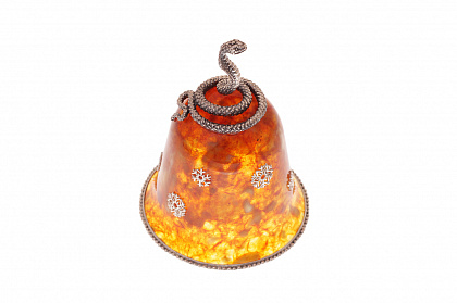 Сувенир "Колокольчик" со змеей из янтаря NIKL-zm