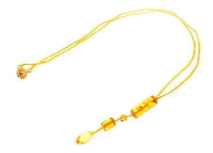 Удлиненный, яркий кулон из натурального янтаря и бисера 30864-1