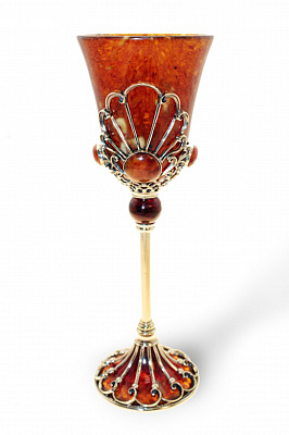 Бокал для вина "Императорский" из янтаря 1602
